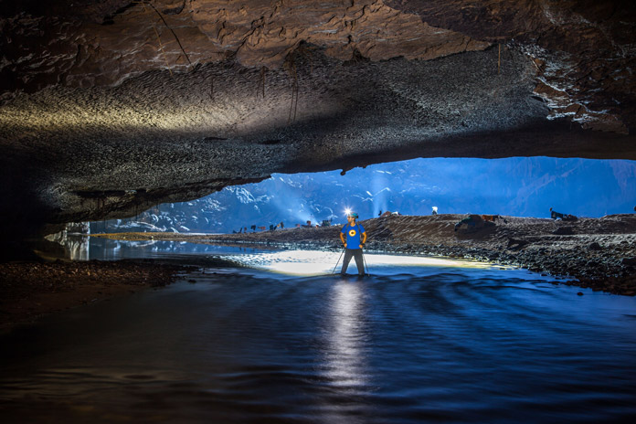 Couple trekkers reviews on Hang En Cave Adventure
