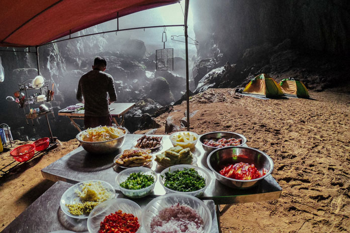 Food at Son Doong tour