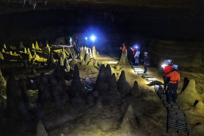 The path is set up to avoid unnecessary effect to the cave formation in Hang Va Cave