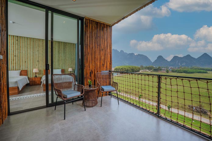 Watching the sun goes down from the balcony of Tu Lan Lodge