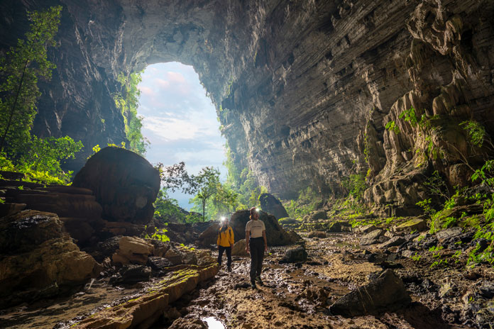 Exploring Hang Tien 1.