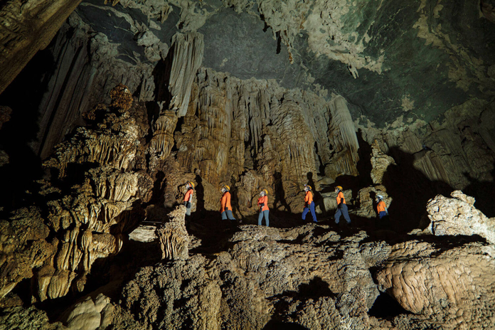 The magnificent stalactites of Song Oxalis cave.