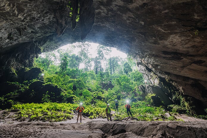 Exit of Dai Cao cave