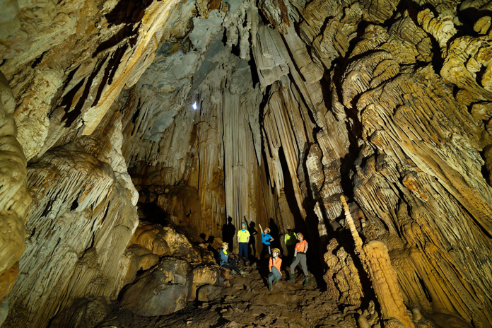Cave formations inside Song cave look like magnificent palaces.