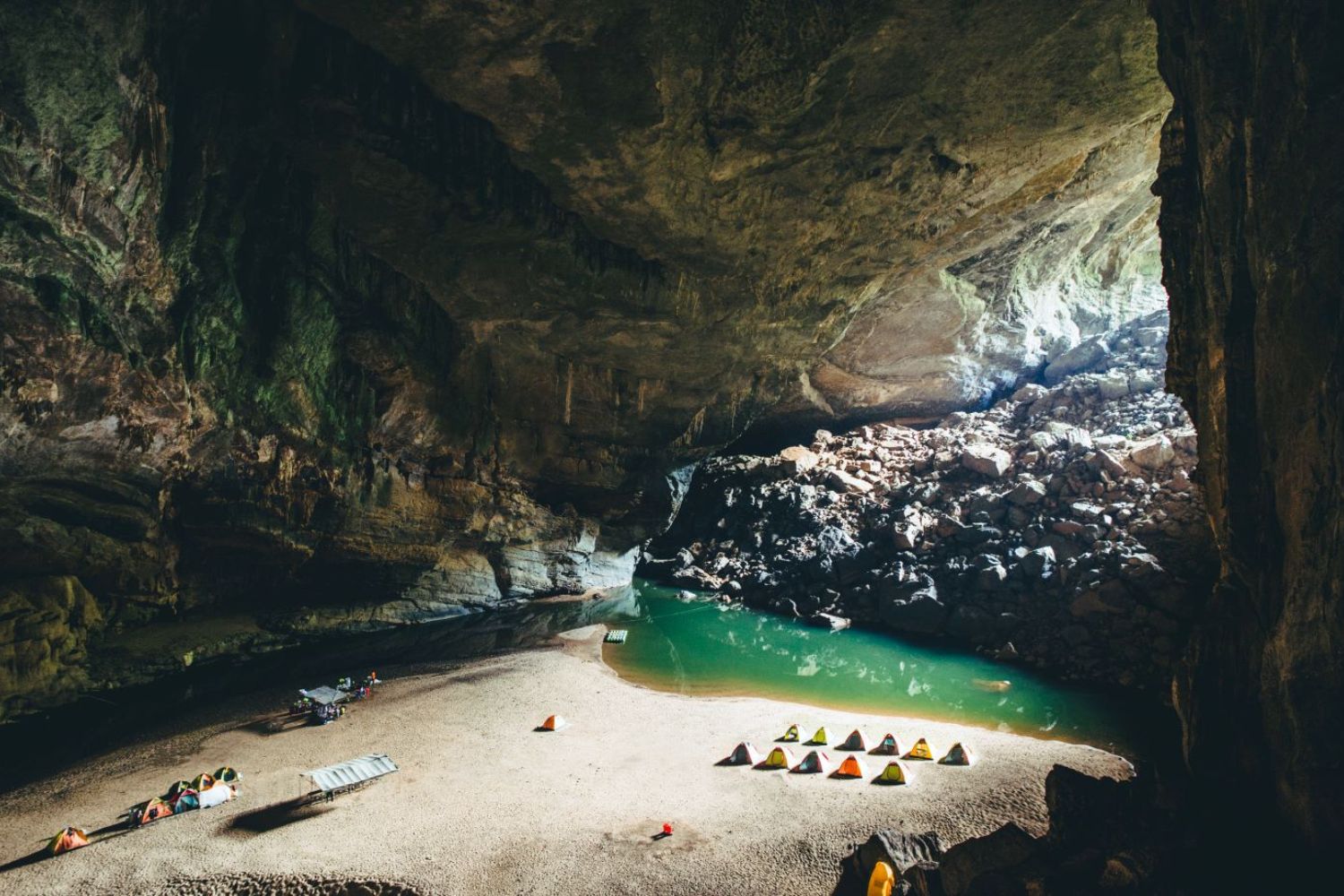 Visit to Vietnam: Essential Destinations and Advice for Your First Trip