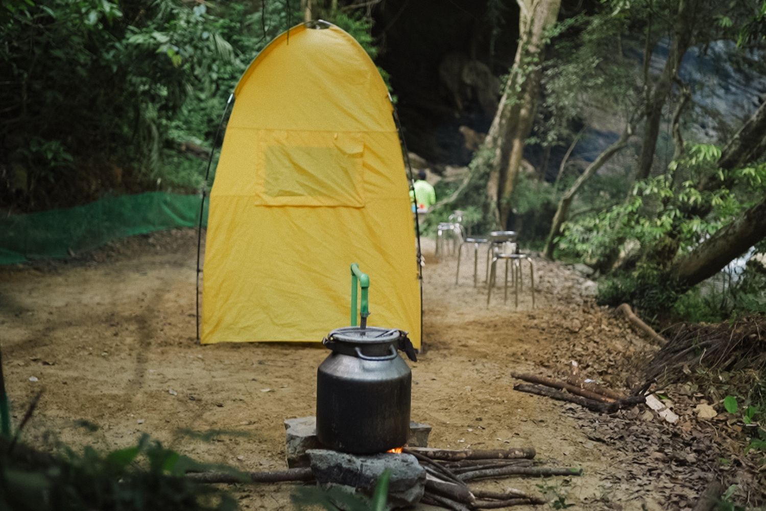 Experience the Jungle Steam Bath: Warmth amidst the wilderness