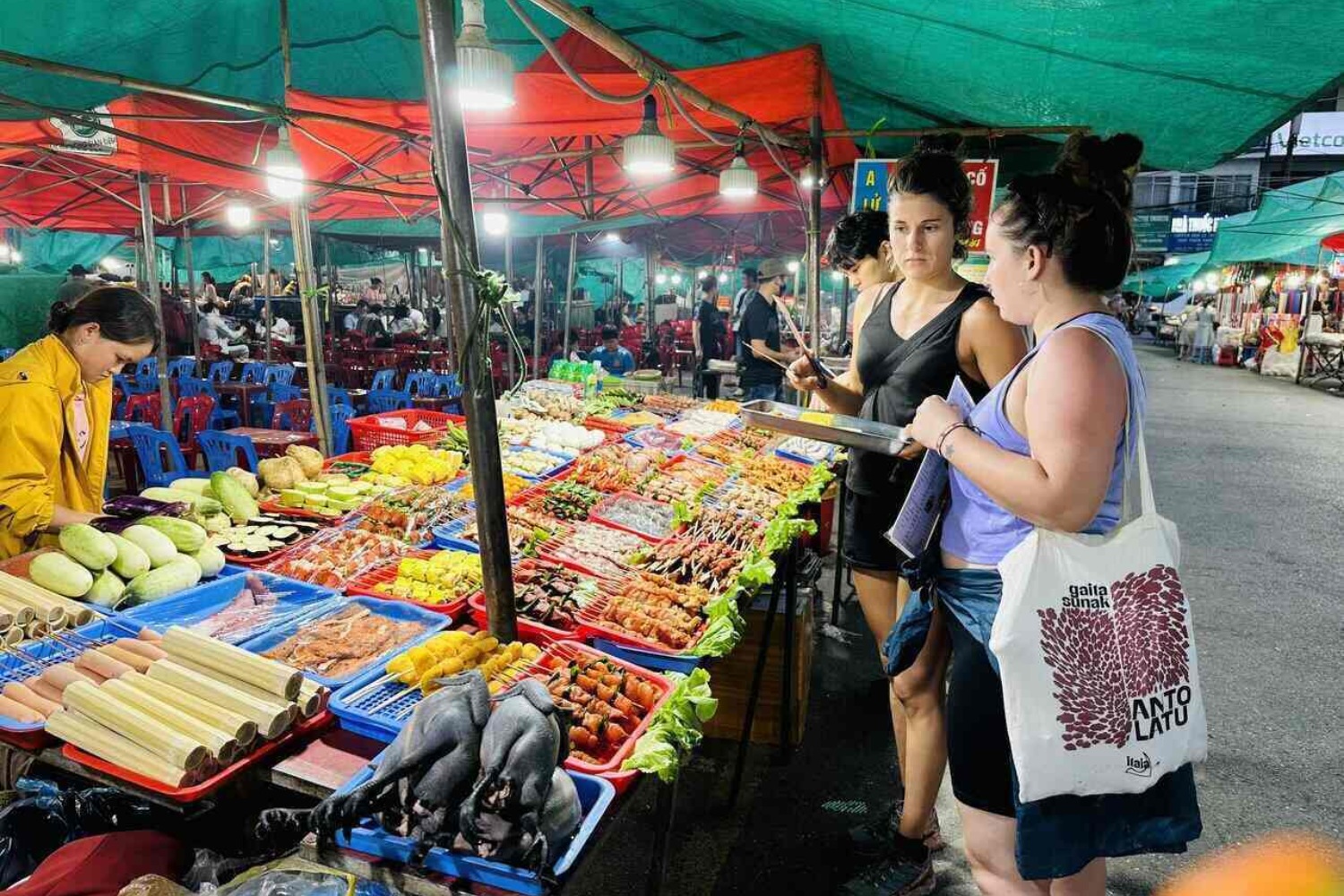 Sapa Night Market: The Ultimate Spot for Nightlife & Shopping in Vietnam